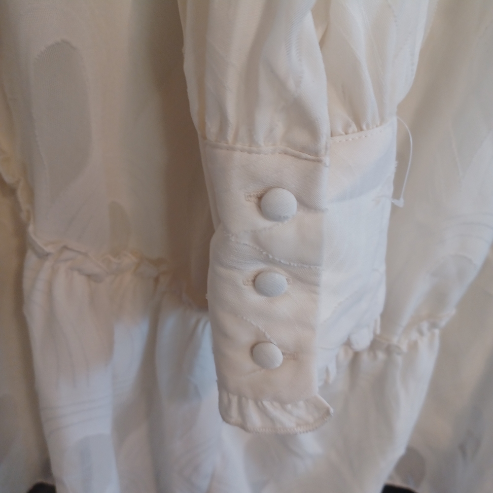 Ophelia Roe Cream Textured Ruffle Dress - Size 3X - Picture 5 of 7